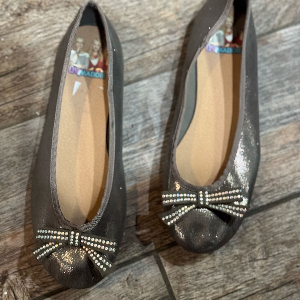 Metallic Flats​ - Picture 5 of 8